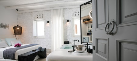Deluxe Suite with Spa