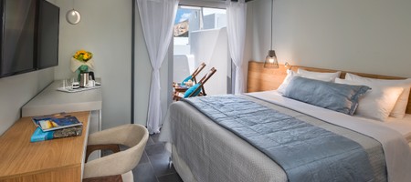 Suite with Private Outdoor Refreshing Whirlpool