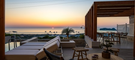Villa Domenica I Free* heated pool & Seaviews!