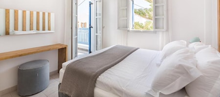Traditional Apartment by Cocomat