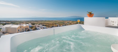 Honeymoon Suite with Outdoor Private Heated Tub