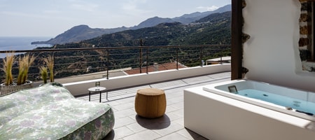 Superior Two Bedroom Apartment with Jetted Tub and Sea View - Split Level