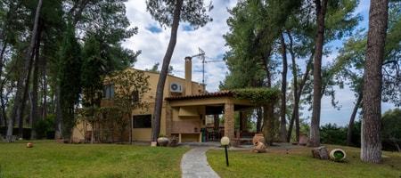 Magnolia Villa with Shared Pool -Sani