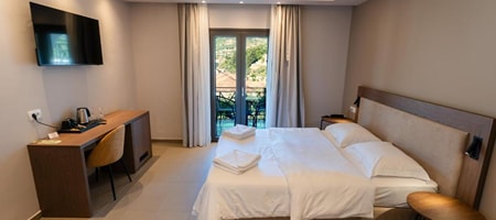 Double Room with Partial Sea View
