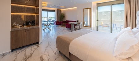 Deluxe King Suite | Private Outdoor Jacuzzi