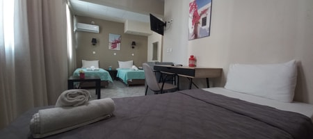 Triple Room (SINGLE BEDS)