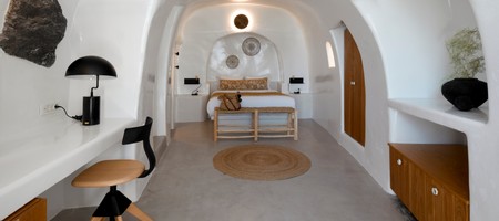 Cave Suite with outdoor heated private Jacuzzi