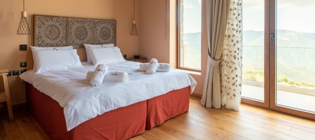 Signature Suite with Mountain View (Α)