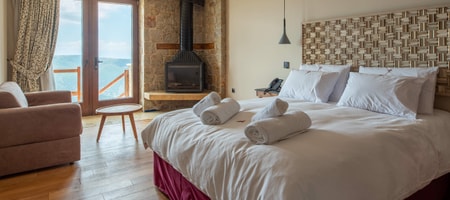 Comfort Suite with Mountain View (E)