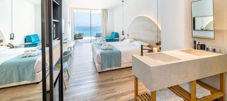 Front Sea View Deluxe Suites