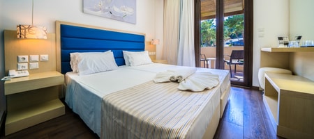 Triple Room with Mountain View
