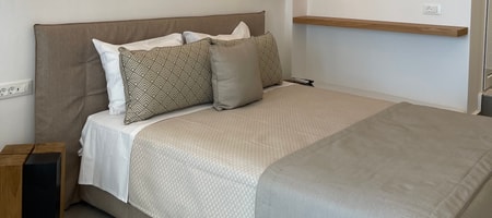 Suite with Outdoor Hot Tub and sea view