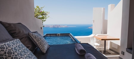 Honeymoon Suites with Heated Plunge Pool and Caldera Sunset View