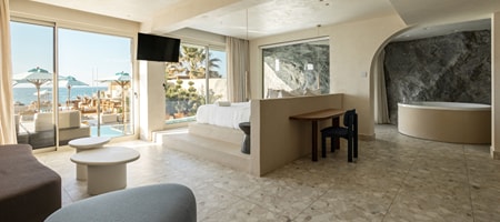 Cave Oasis Seafront Suite with Individual Pool & Indoor Hydromassage Bathtub