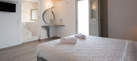 Deluxe Double Room With Hot Tub Sea and Caldera View