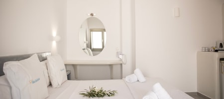 Superior Double room with Communal Balcony