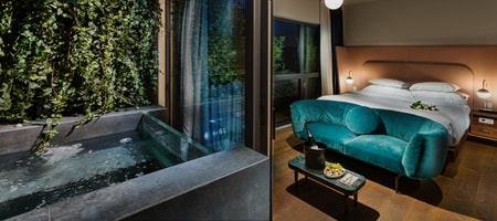 Gatsby Party Suite with Outdoor Whirlpool