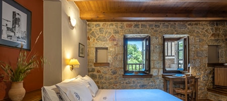 Tower House-Triple Room Mountain View
