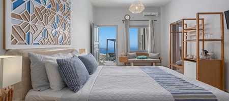 Superior Caldera Suite with Outdoor Hot Tub