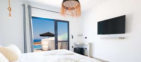 Deluxe Suite with Sea View & Hot Tub