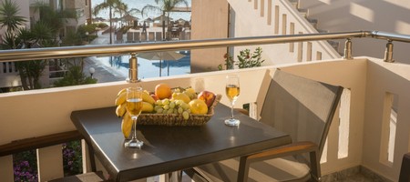 One-Bedroom Apartment Sea View