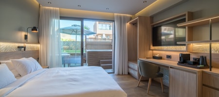 Classic Double Room with Outdoor Hot Tub