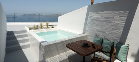 Deluxe Room with Plunge Pool & Caldera View