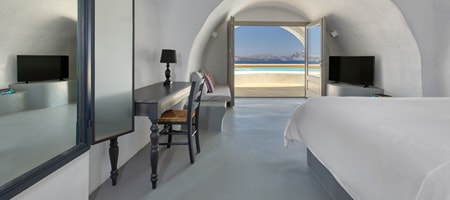 Deluxe Cave Suite Private Pool Caldera View