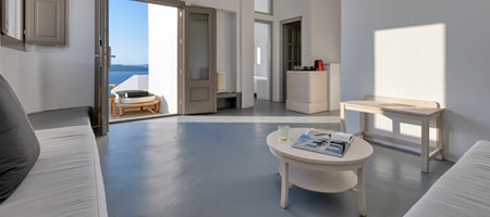 Luxury Suite with Private Pool Caldera View