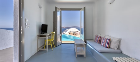 Petit Suite with Private Pool Caldera View