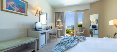Double | Twin Room Sea View Shared Pool