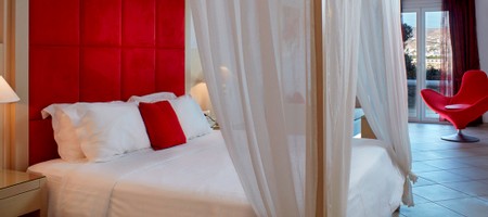 JUNIOR KING SUITE