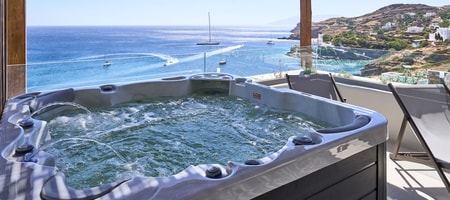 The Elite Three-Bedroom Suite Private Pool & Jacuzzi