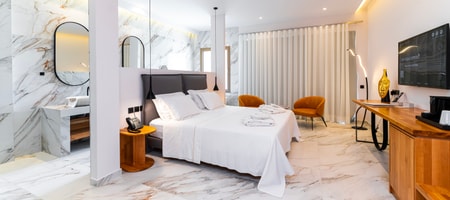 Elegance Suite Triple With Garden View With External Private Jacuzzi - 47 m2