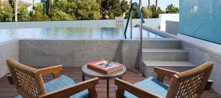 Swim Up Junior Suite
