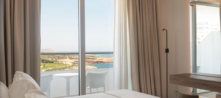 2 Bedroom Family Room Side Sea View
