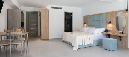 Poolside Family Apartment