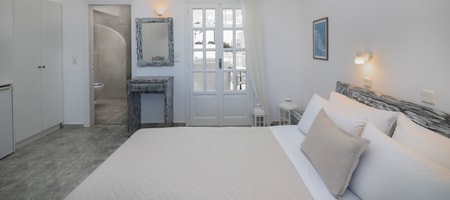 Small Suite with Jacuzzi