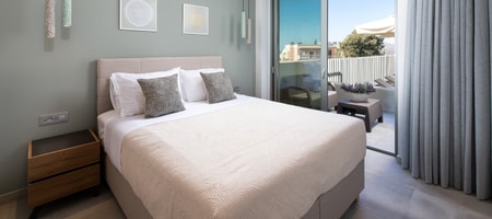 Master Suite | Pool View [44m²] | Phoebe