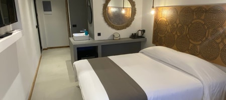 Superior Double Room with Partial Sea View