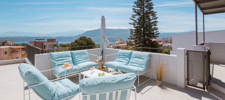 Zeus - Floor Penthouse overlooking sea & mountains