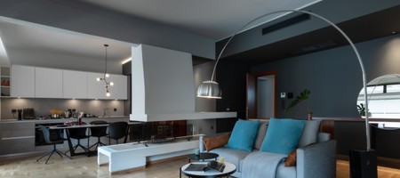 Grey and White Two Bedroom Apartment 132m² Free Parking