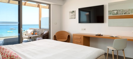 Deluxe Grand Beachfront 2 bedroom Suite