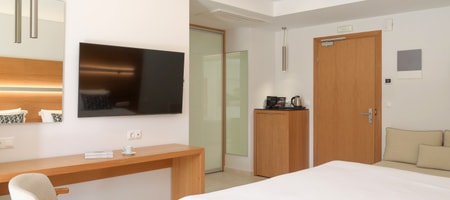 White Deluxe Double Room