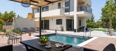 Dioni Pool House