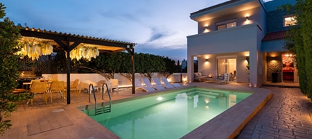 Niovis Villa