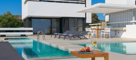 Albatross Beach Front Villa Royal