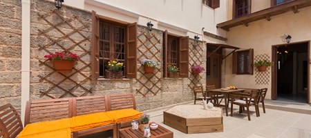 3 Charites Old Town / Thalia