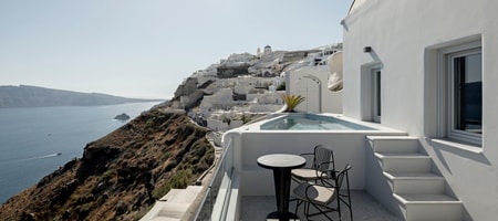 Master Suite with outdoor plunge pool and sea view
