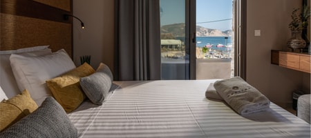 Deluxe Triple Seafront Room